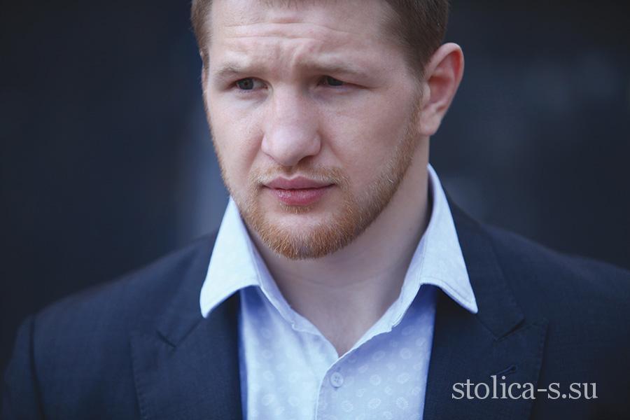 Vladimir-Mineev-stolica-s-su